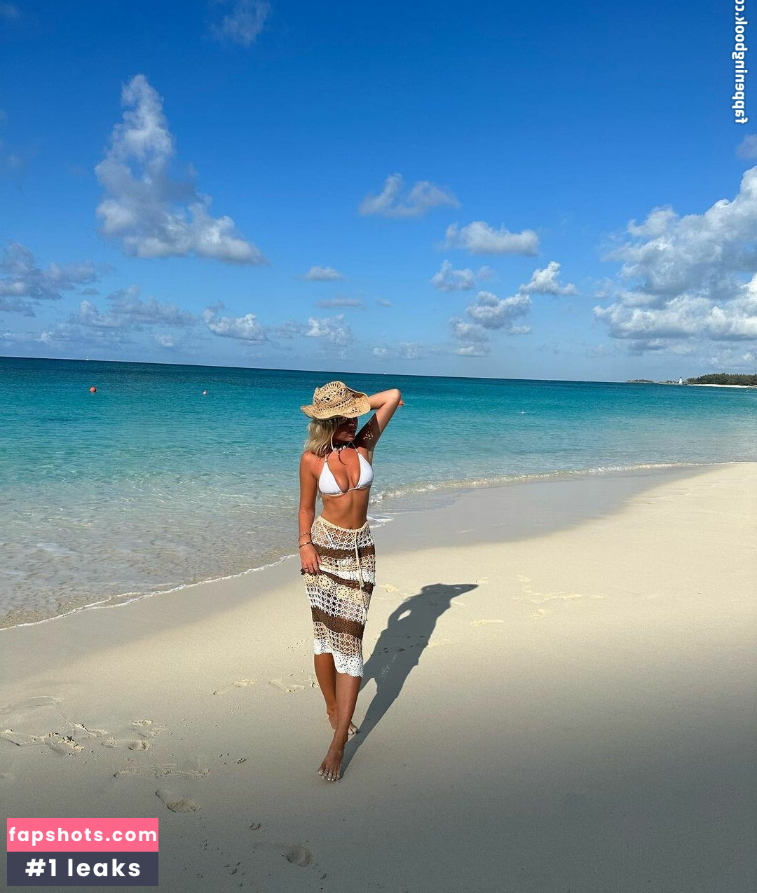 Phoebe Isobel gallery photo #20