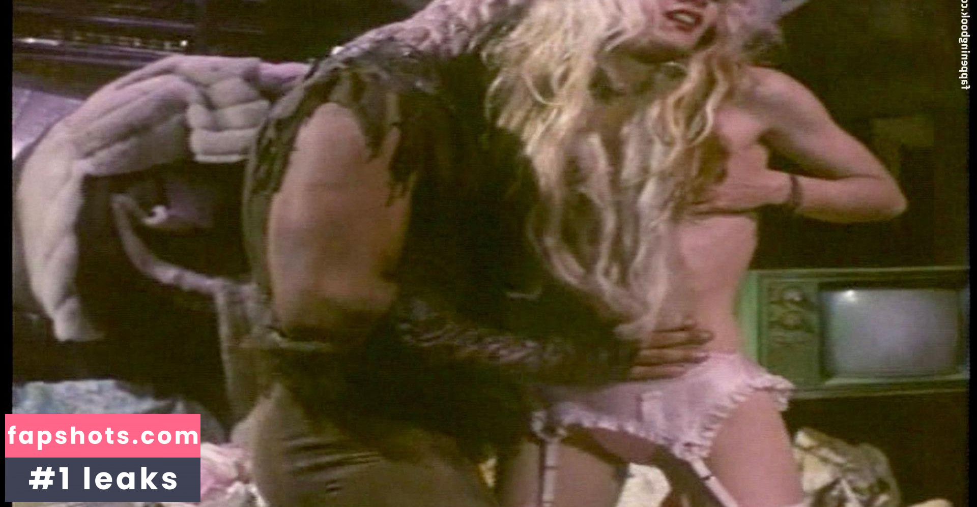 Phoebe Legere gallery photo #6
