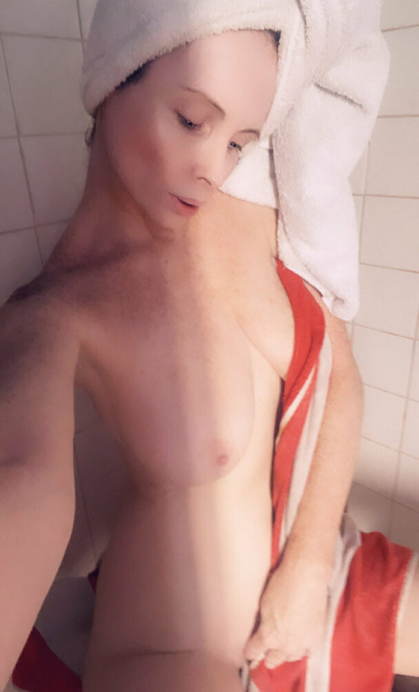 phoebe-price-1 gallery photo #1260