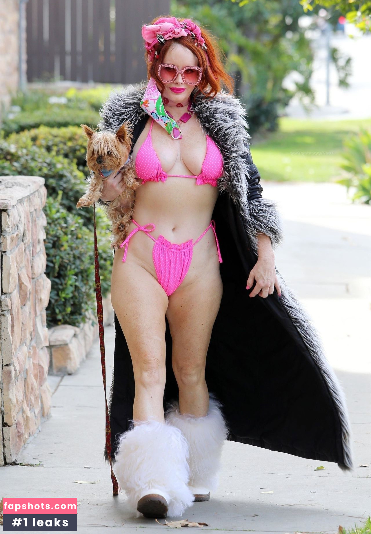 Phoebe Price gallery photo #1096