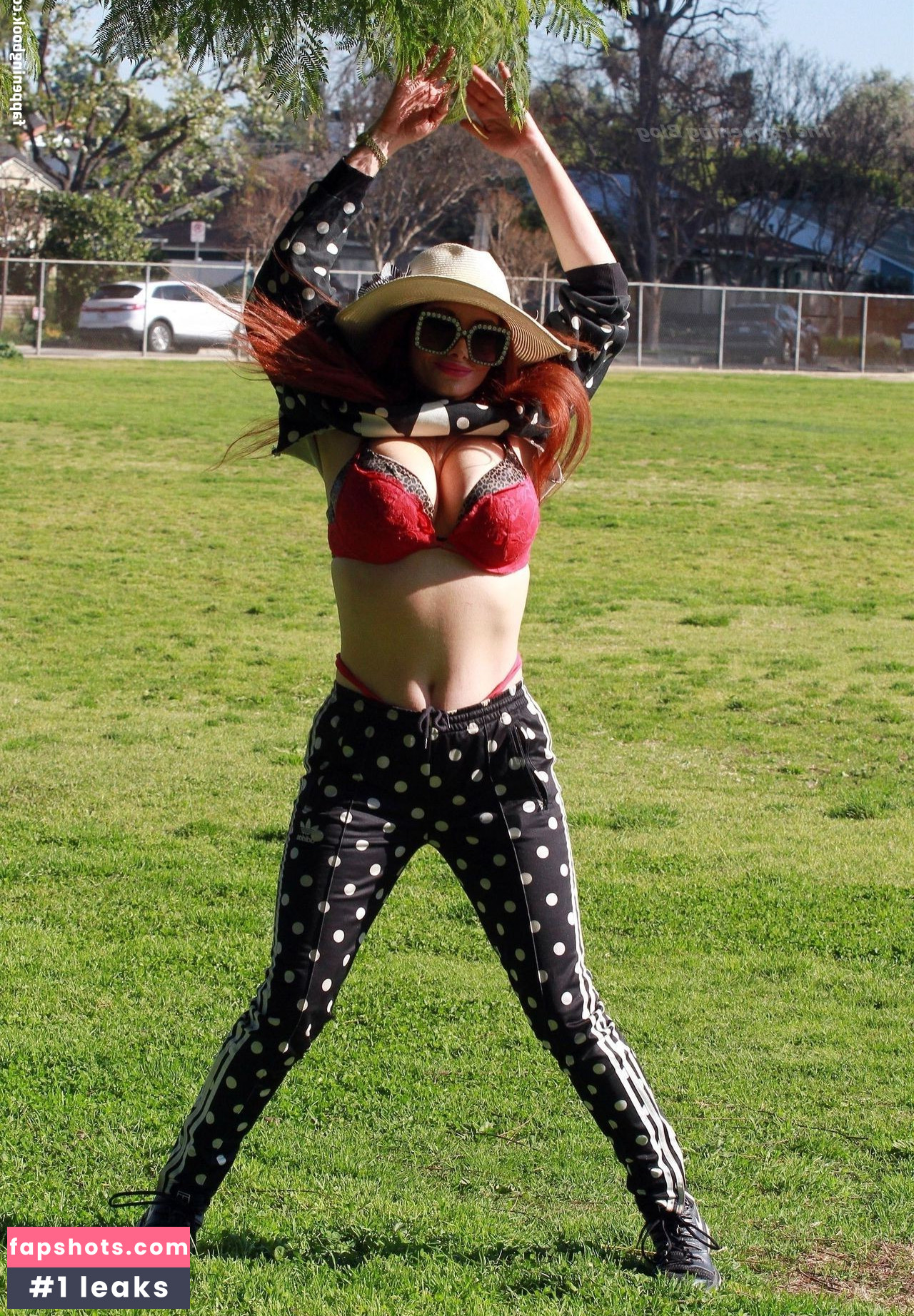 Phoebe Price gallery photo #1136