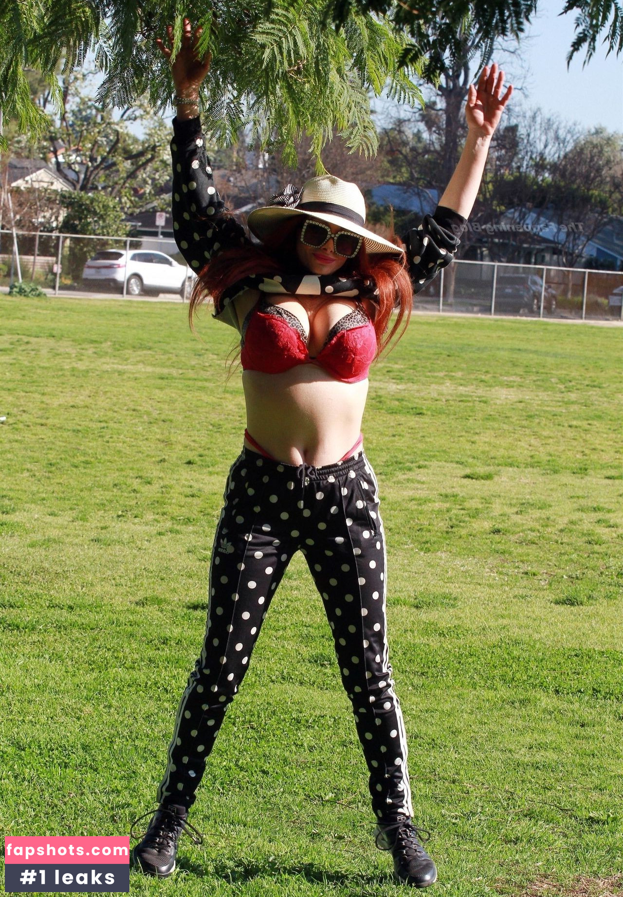 Phoebe Price gallery photo #1137