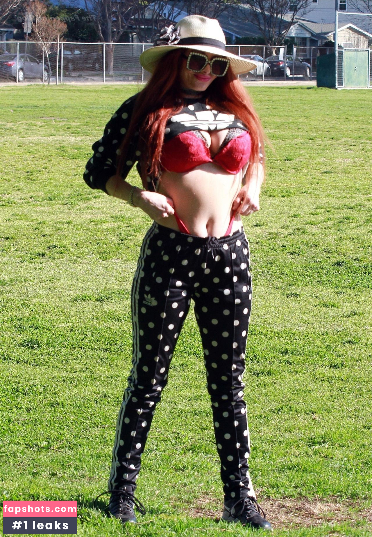 Phoebe Price gallery photo #1139