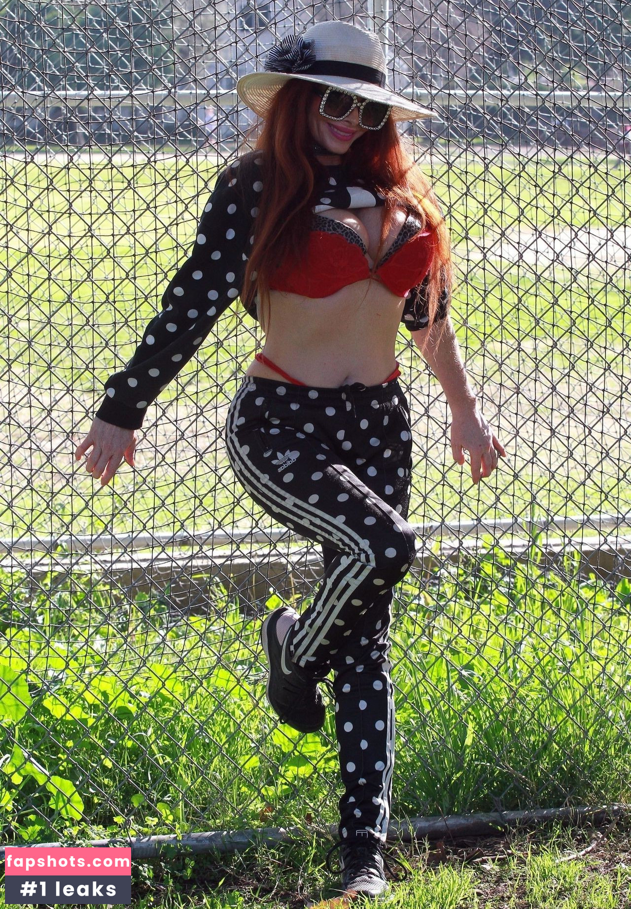 Phoebe Price gallery photo #1158