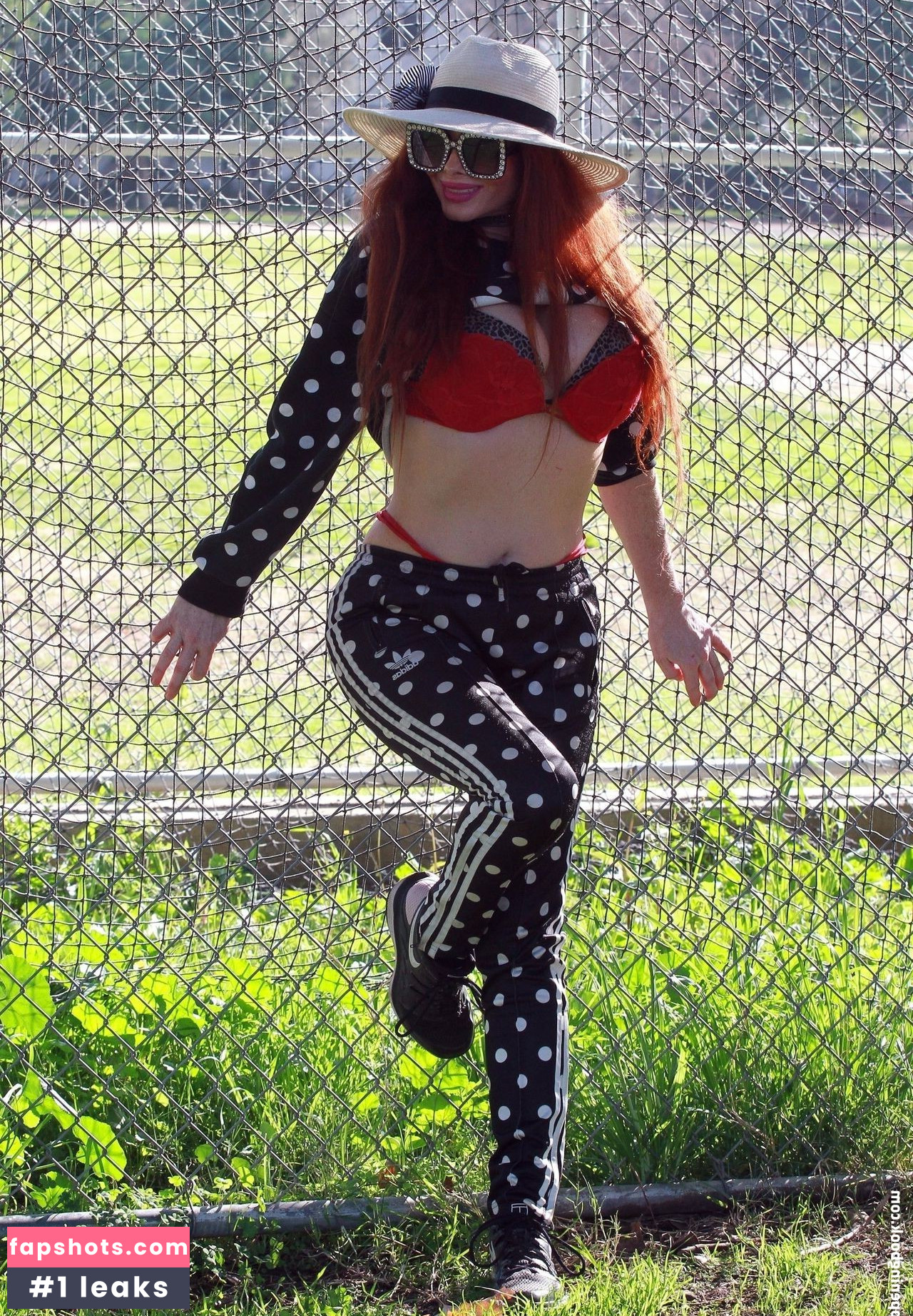 Phoebe Price gallery photo #1159