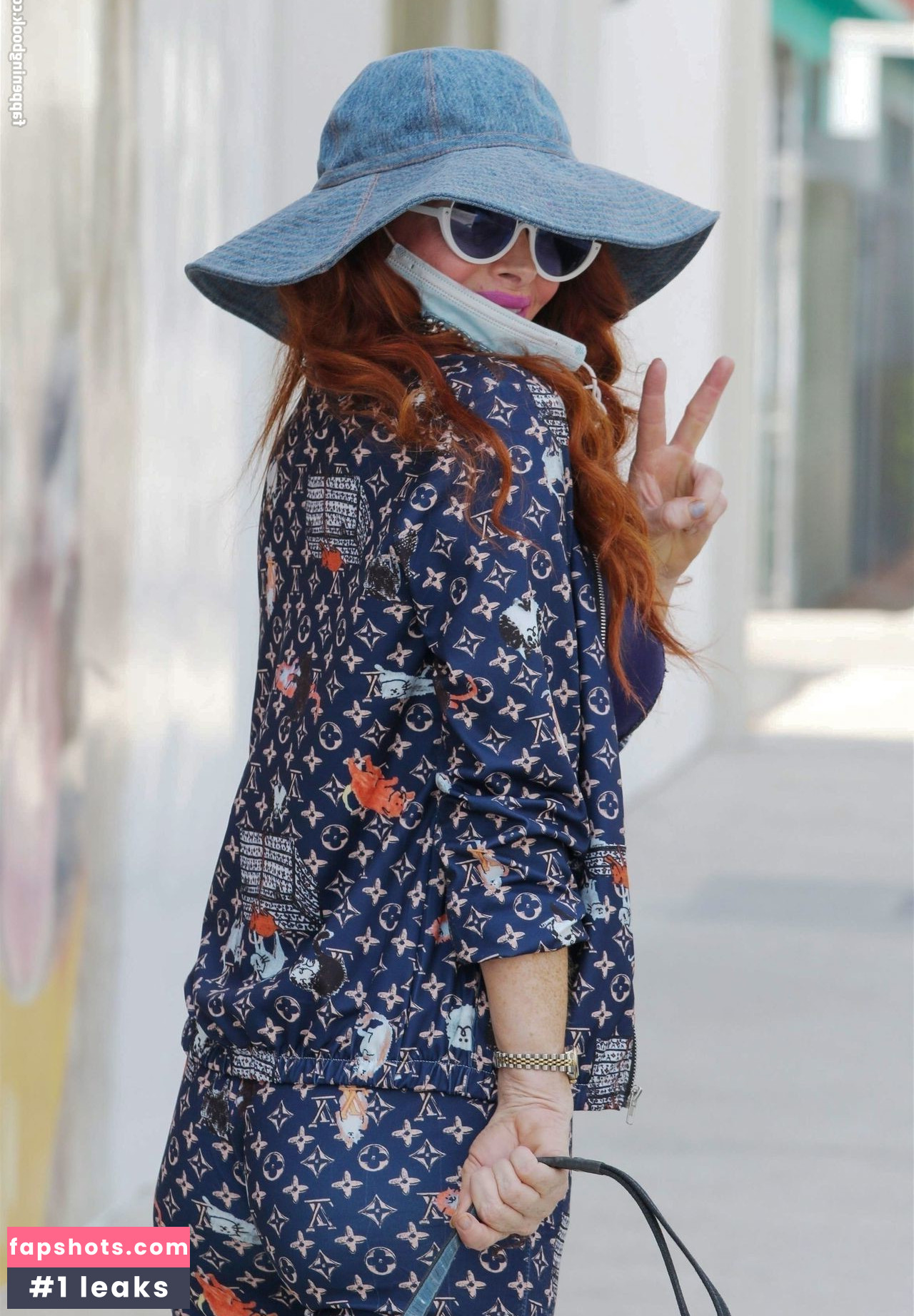 Phoebe Price gallery photo #2083