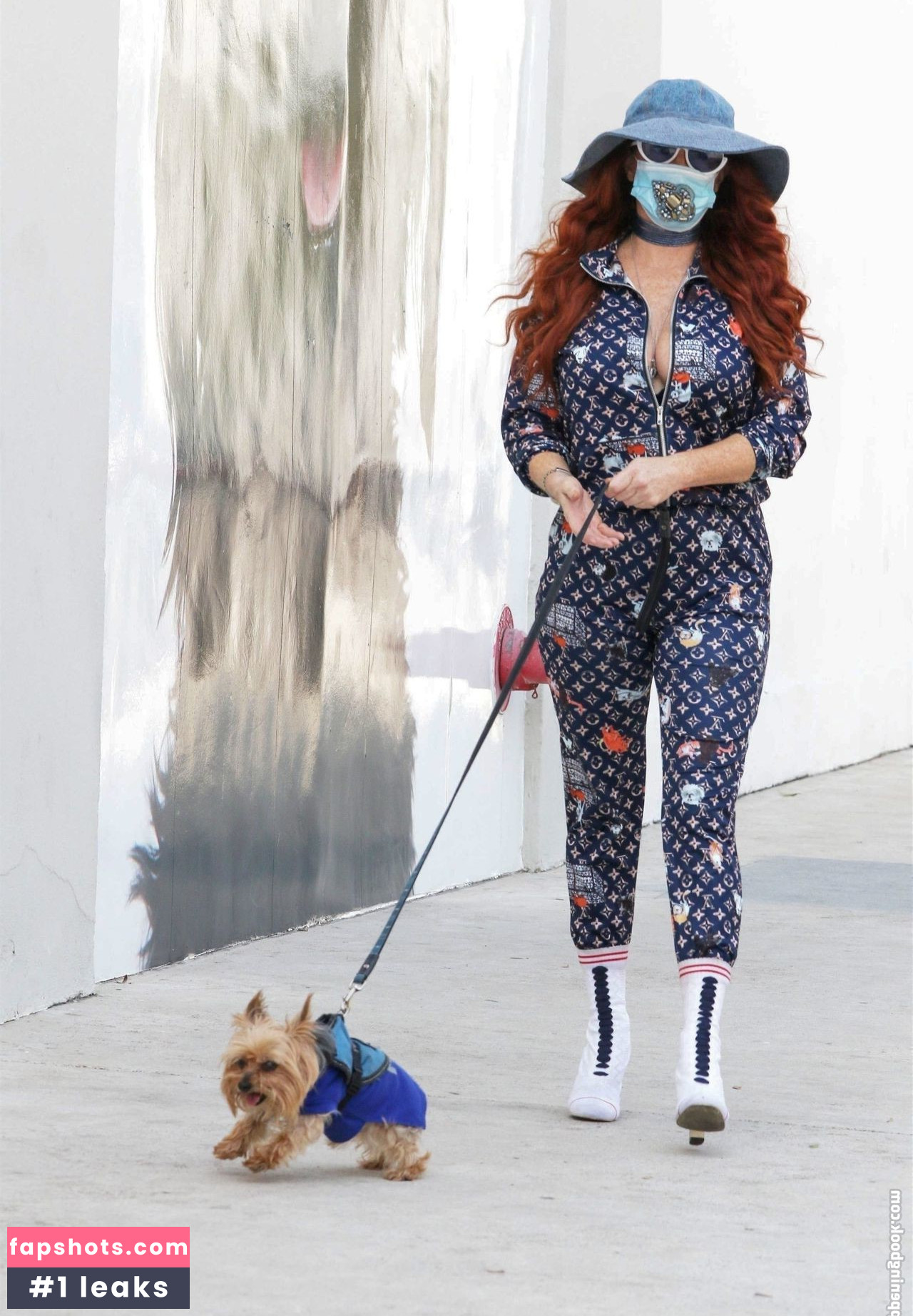 Phoebe Price gallery photo #2089