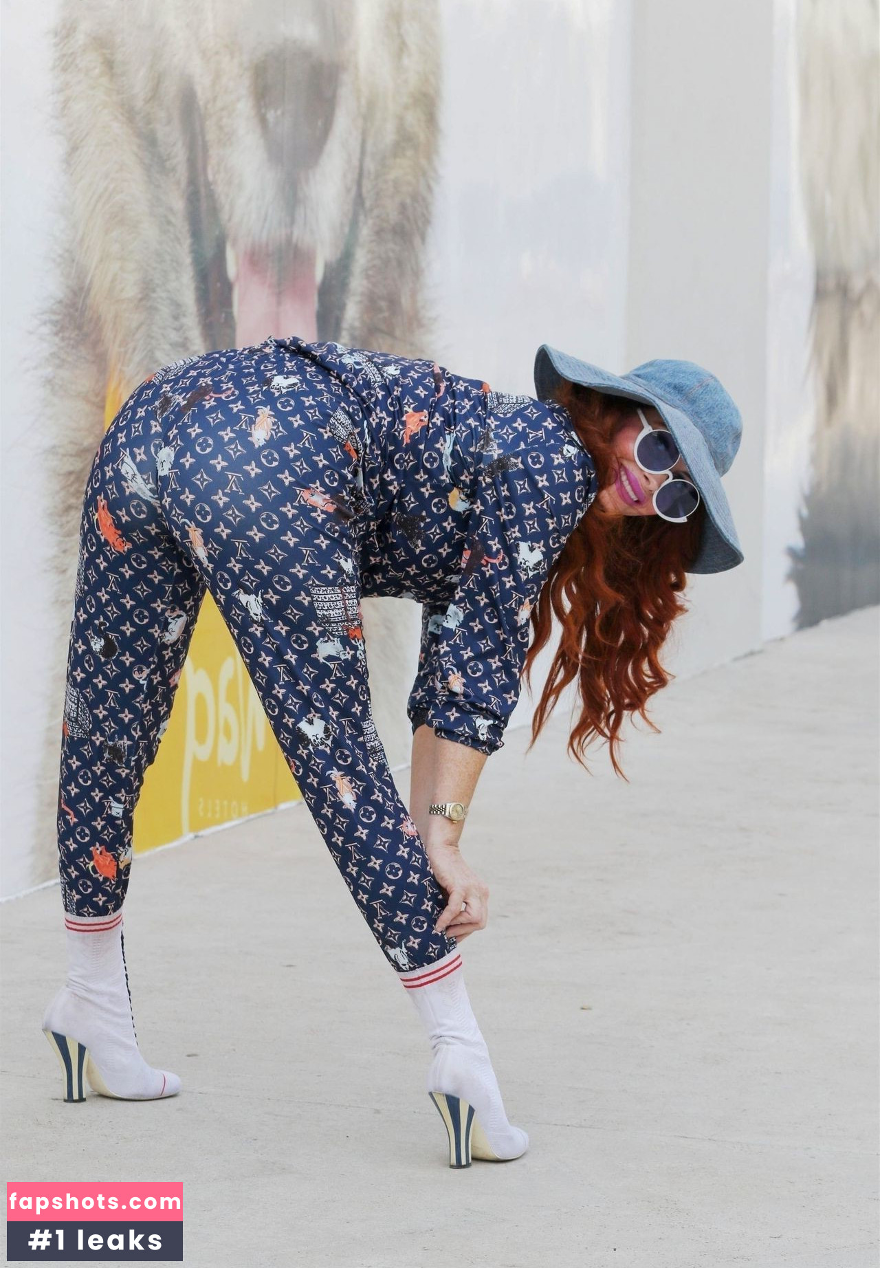 Phoebe Price gallery photo #2092