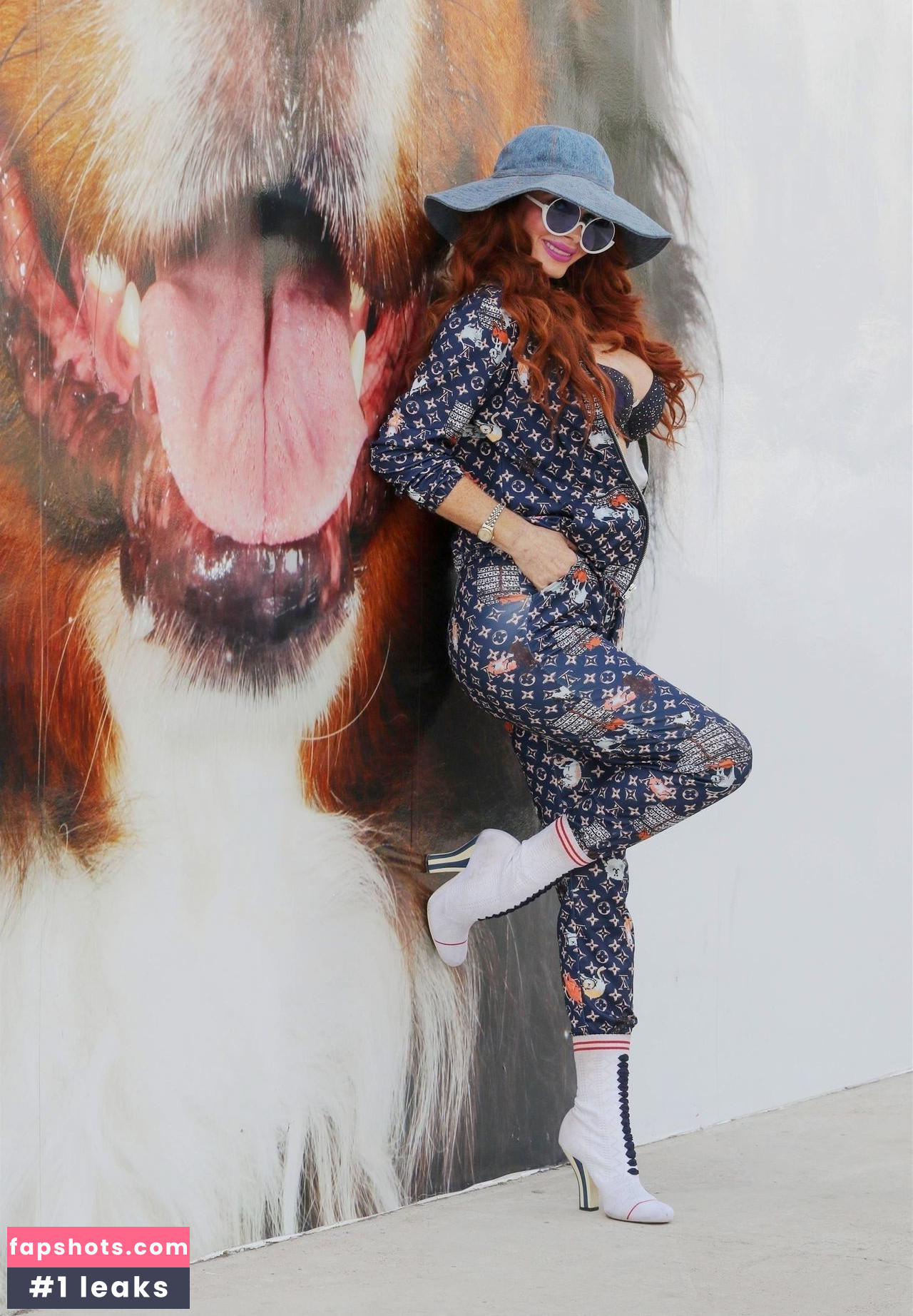 Phoebe Price gallery photo #2094