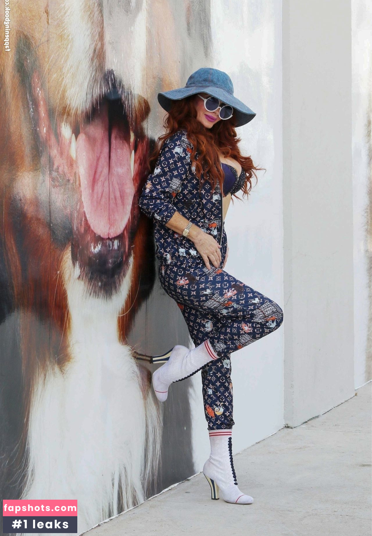 Phoebe Price gallery photo #2095