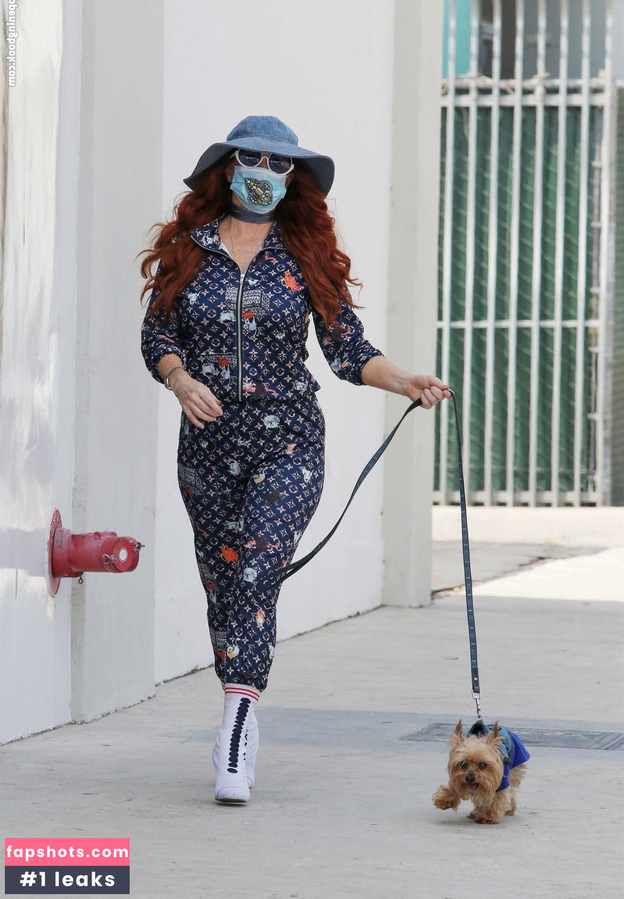 Phoebe Price gallery photo #2107