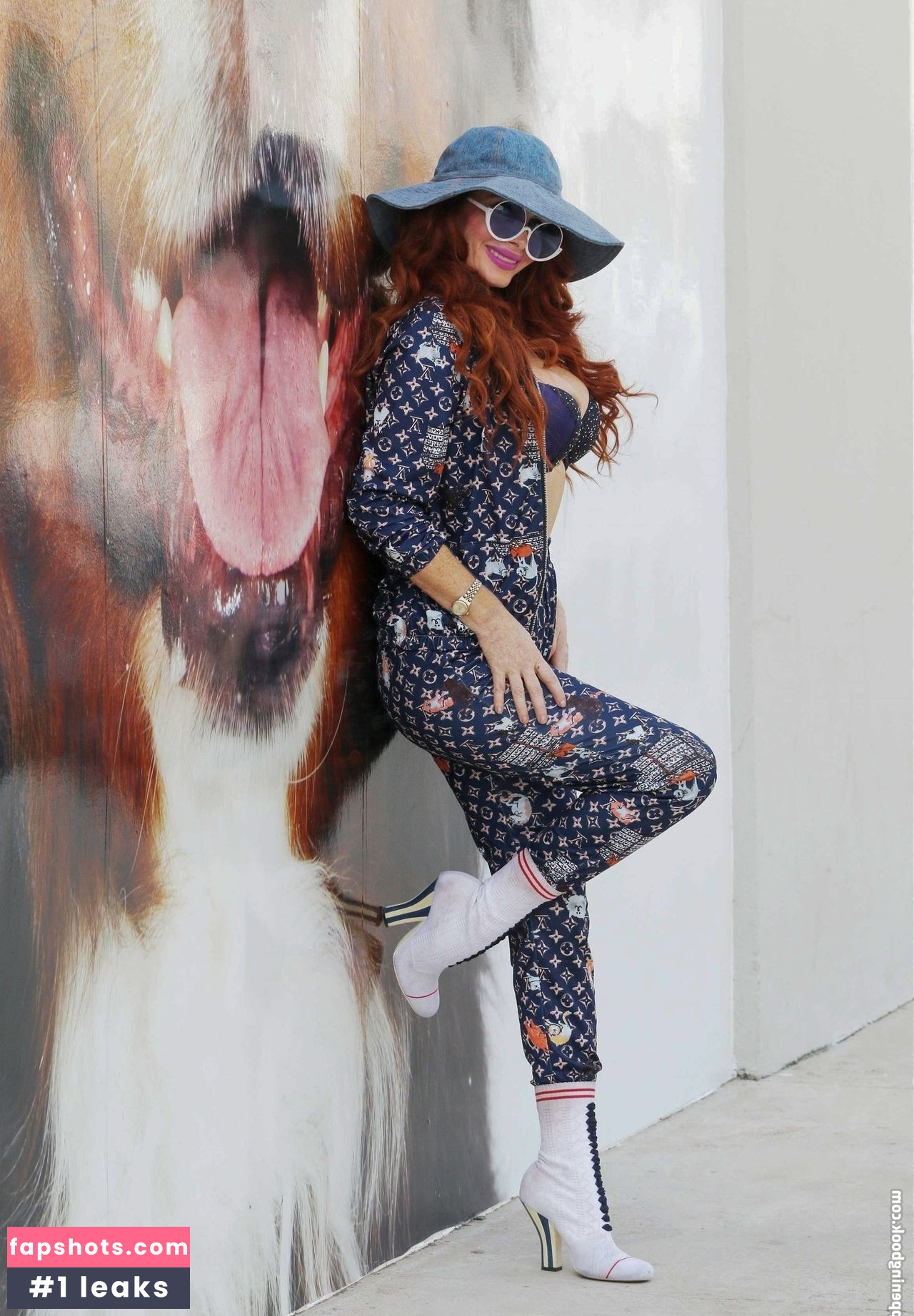 Phoebe Price gallery photo #2112