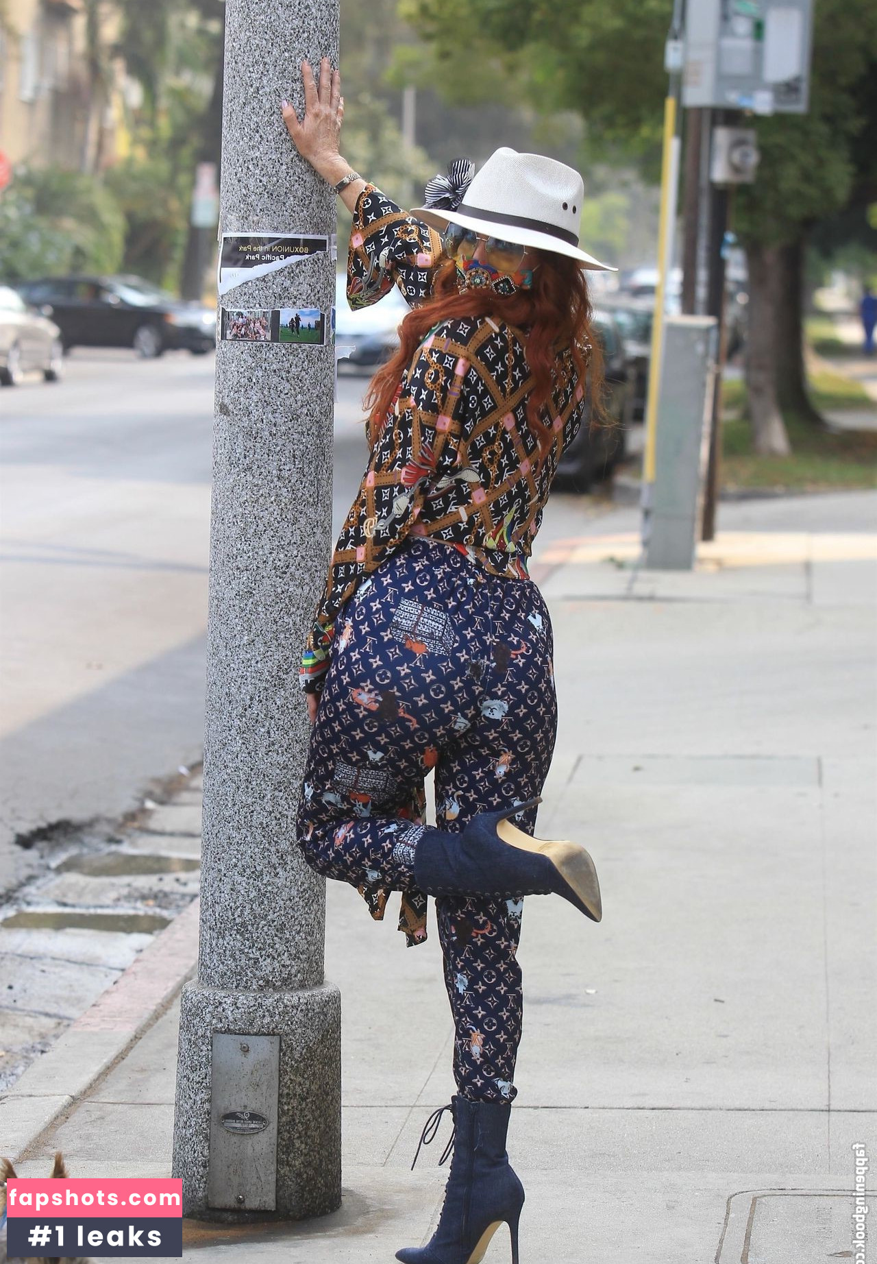 Phoebe Price gallery photo #2118