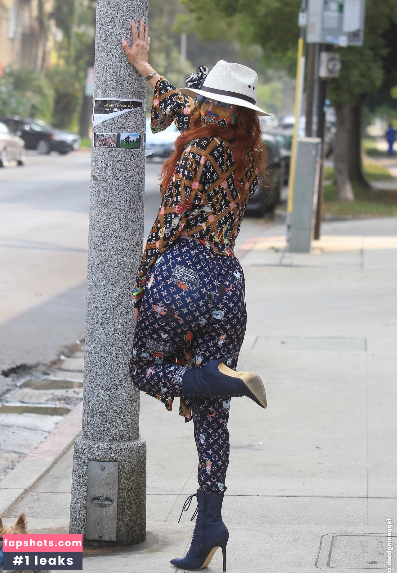 Phoebe Price gallery photo #2119