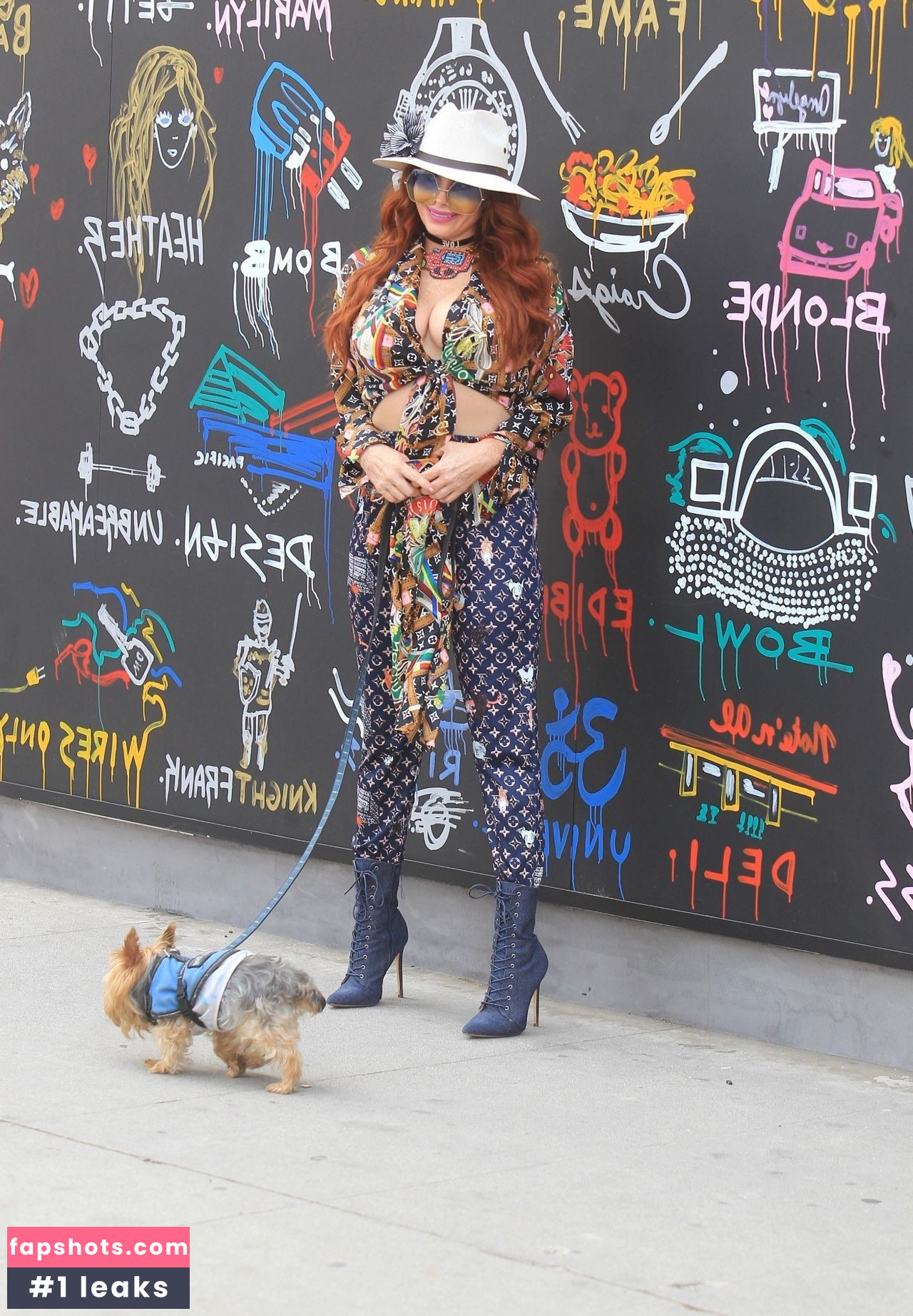 Phoebe Price gallery photo #2147