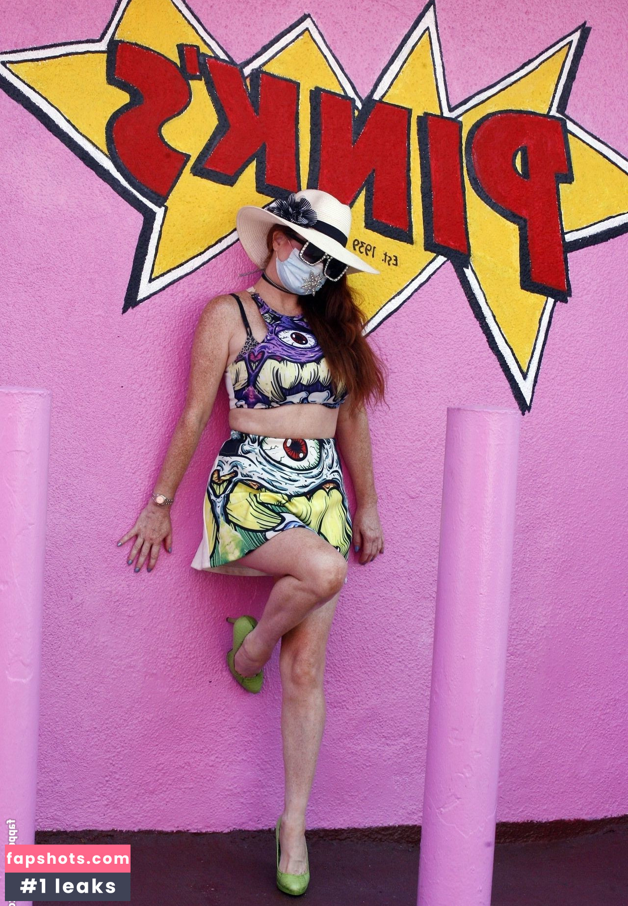 Phoebe Price gallery photo #2360