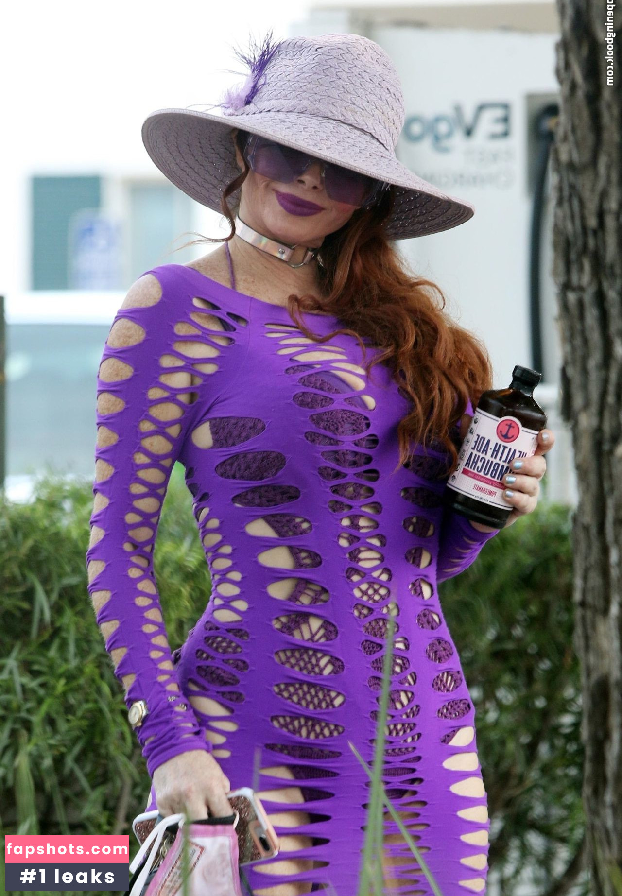 Phoebe Price gallery photo #2365