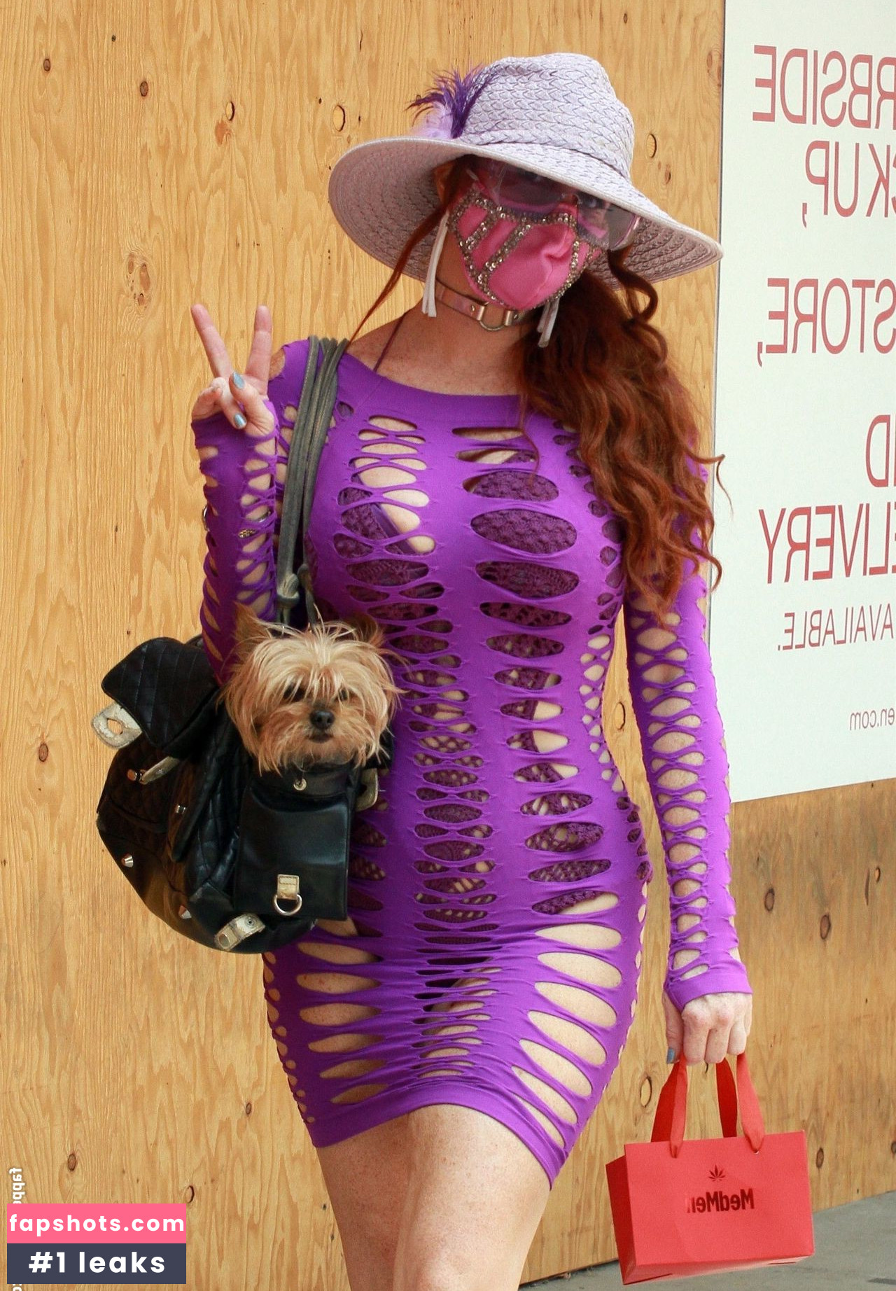 Phoebe Price gallery photo #2439