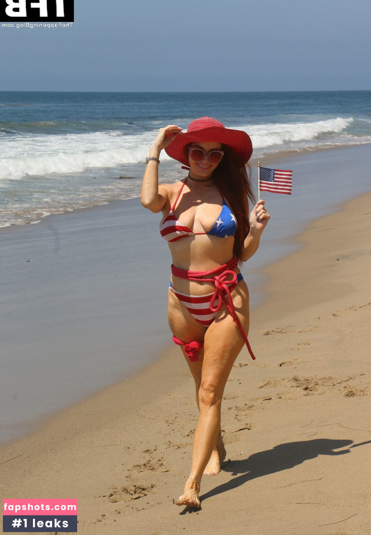 Phoebe Price gallery photo #798