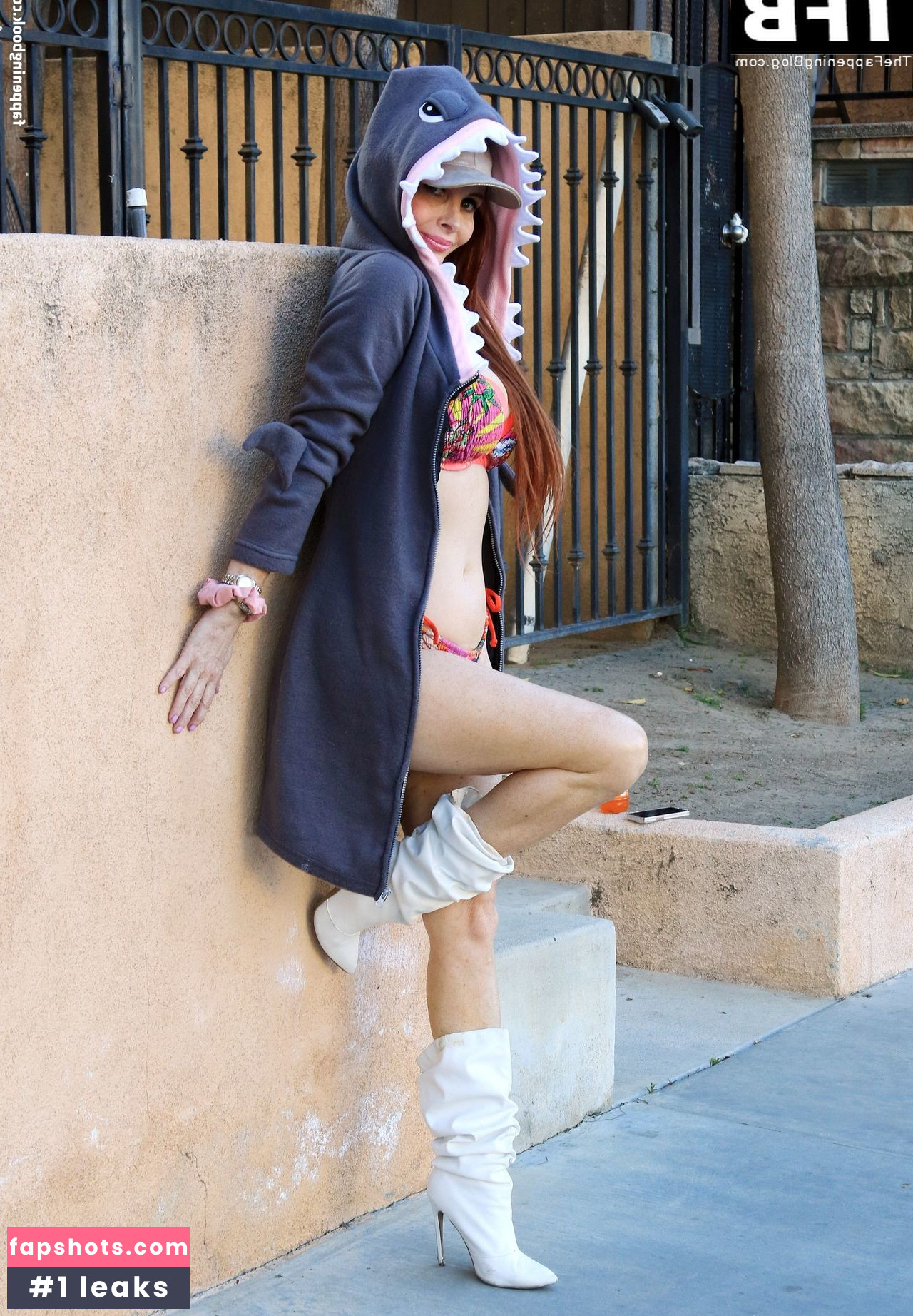 Phoebe Price gallery photo #843