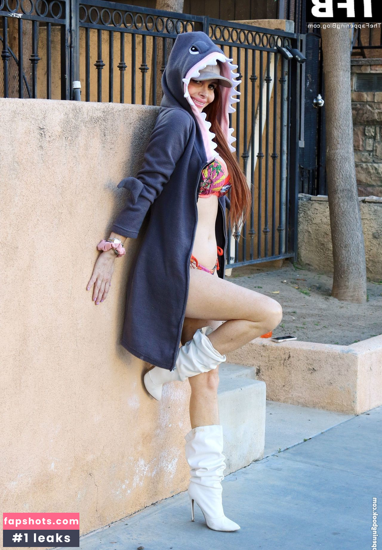 Phoebe Price gallery photo #844