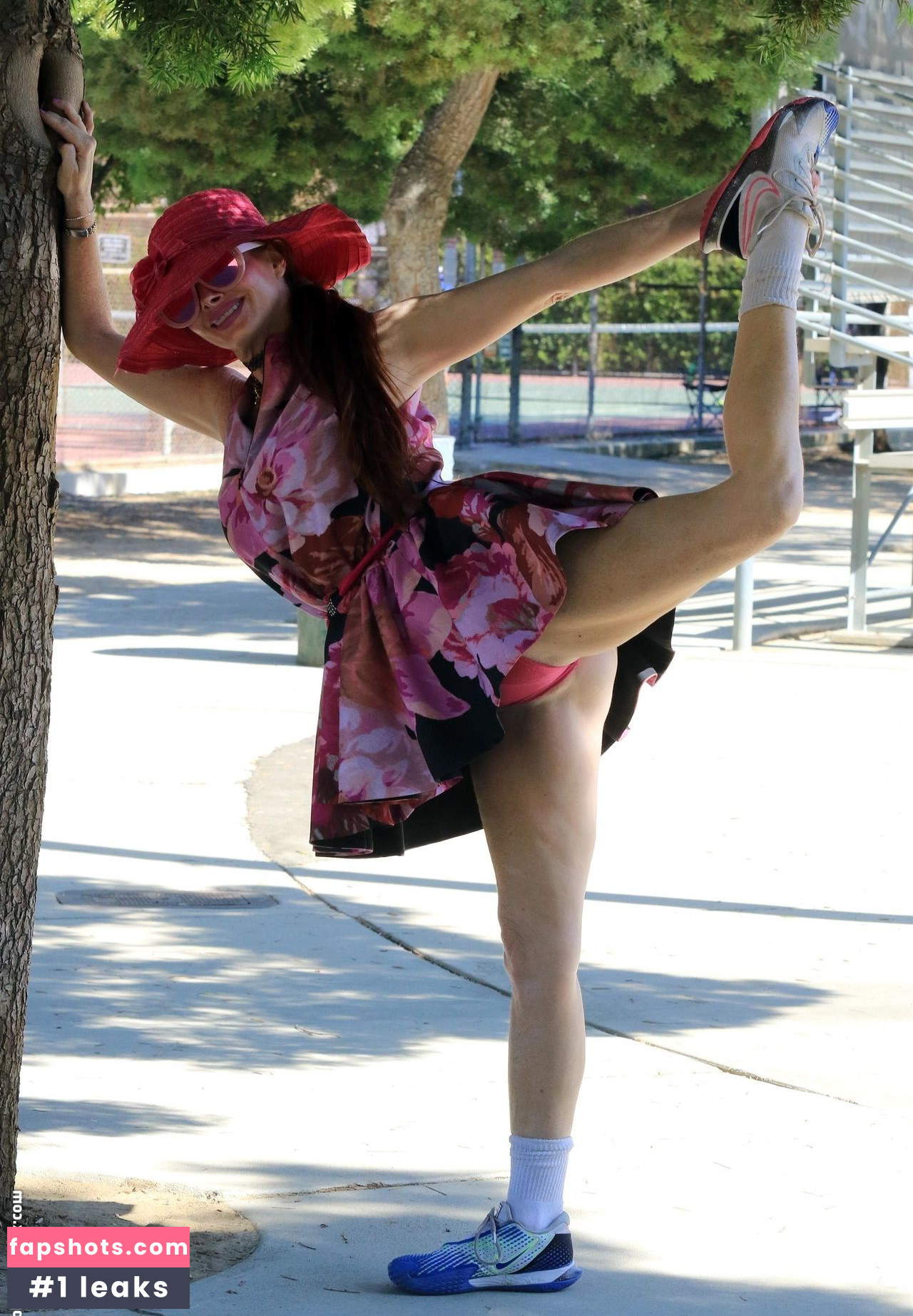 Phoebe Price gallery photo #935