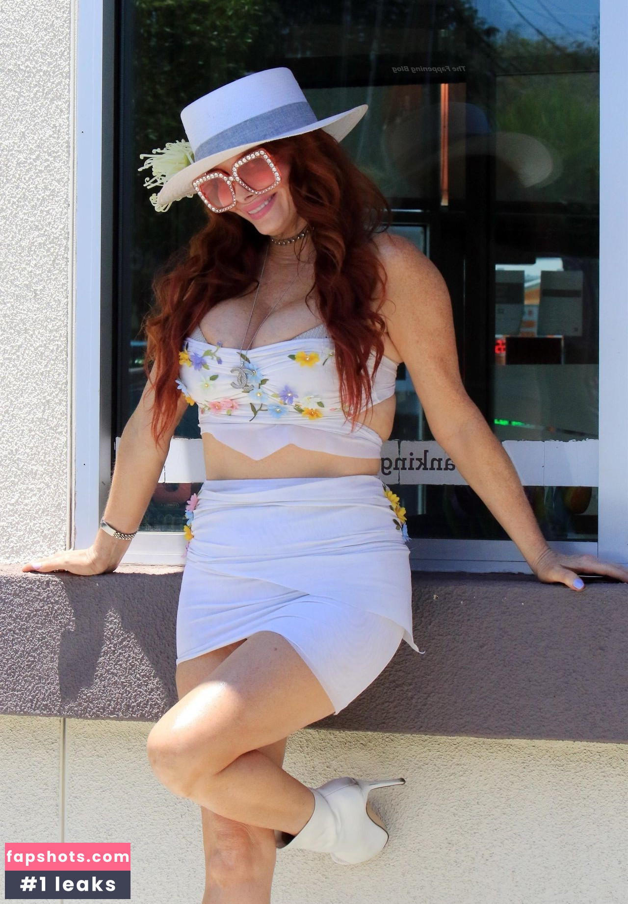 Phoebe Price gallery photo #978