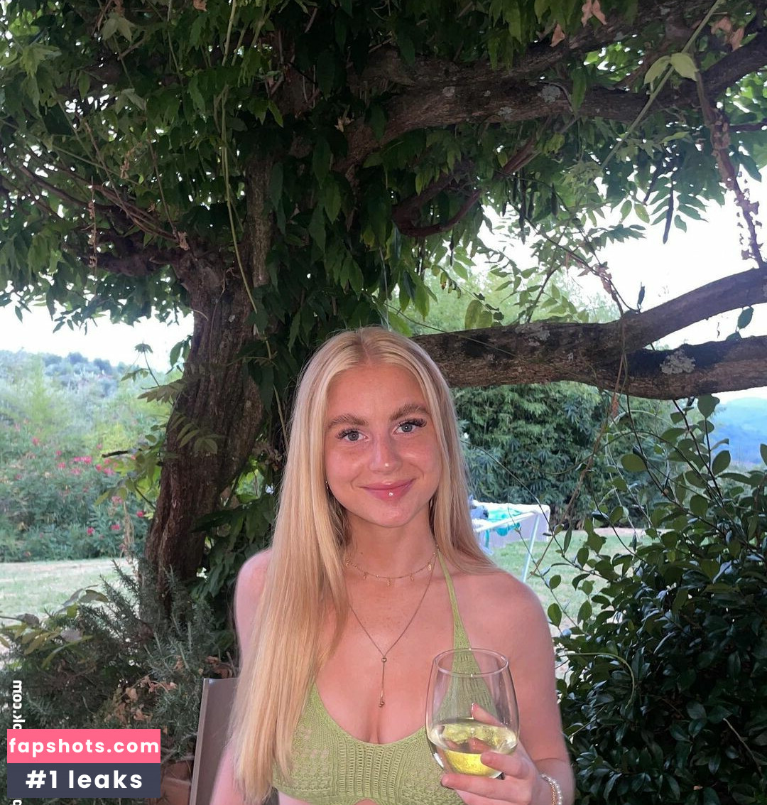 Phoebe Whitehouse nude babe gallery