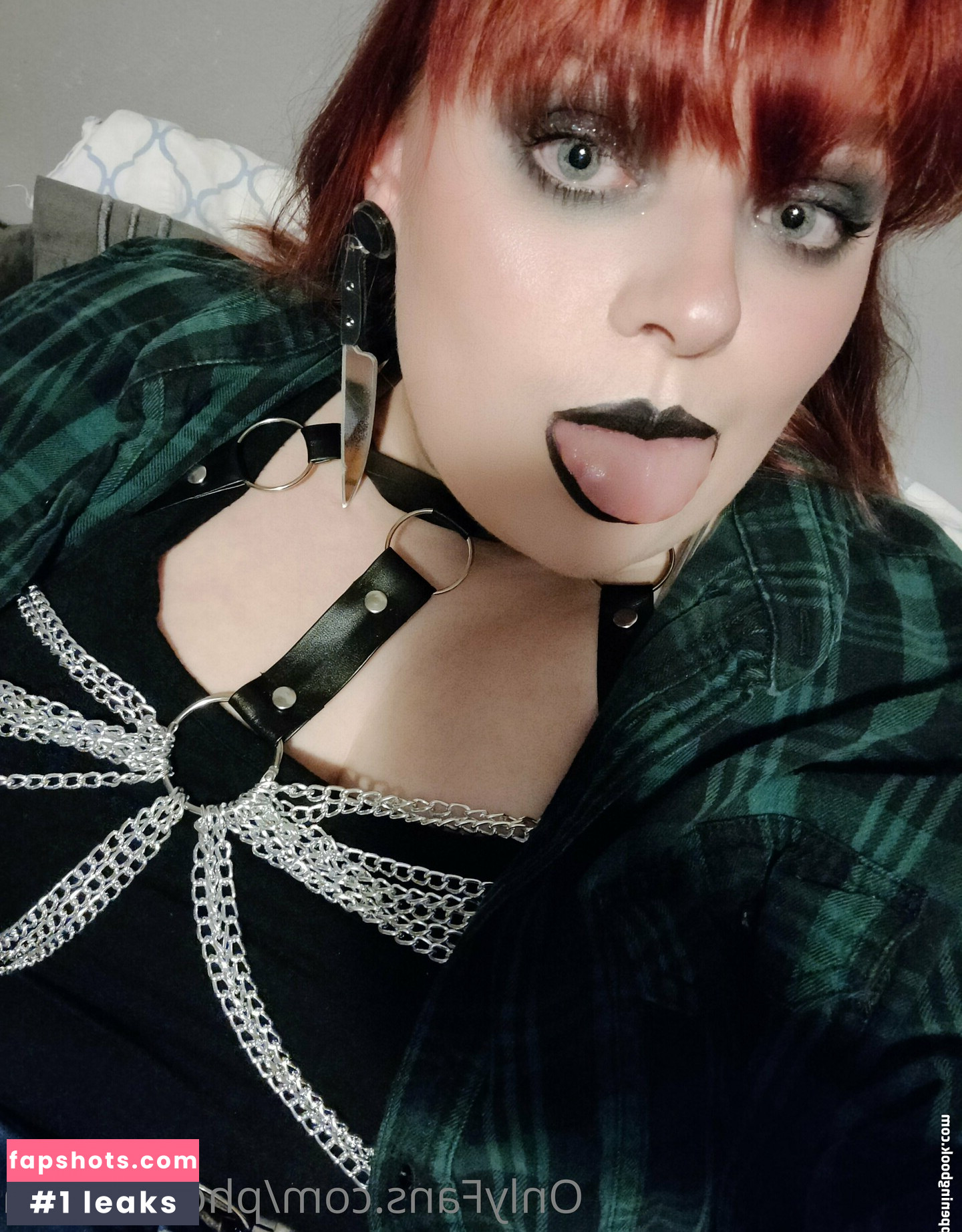 phoebegoth Nude Leaks OnlyFans Photos #26 - LeakJerk
