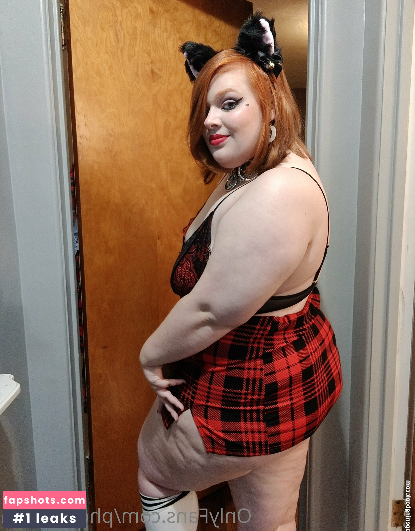 phoebegoth Nude Leaks OnlyFans Photos #39 - LeakJerk