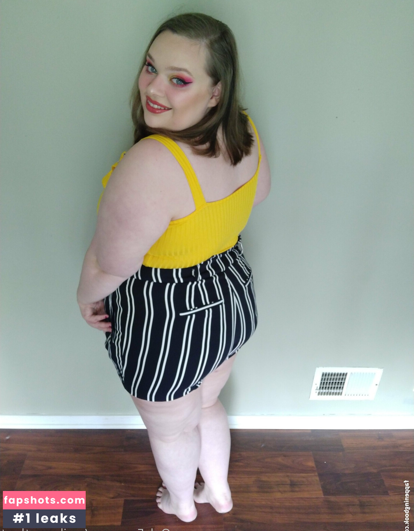 phoebegoth Nude Leaks OnlyFans Photos #66 - LeakJerk