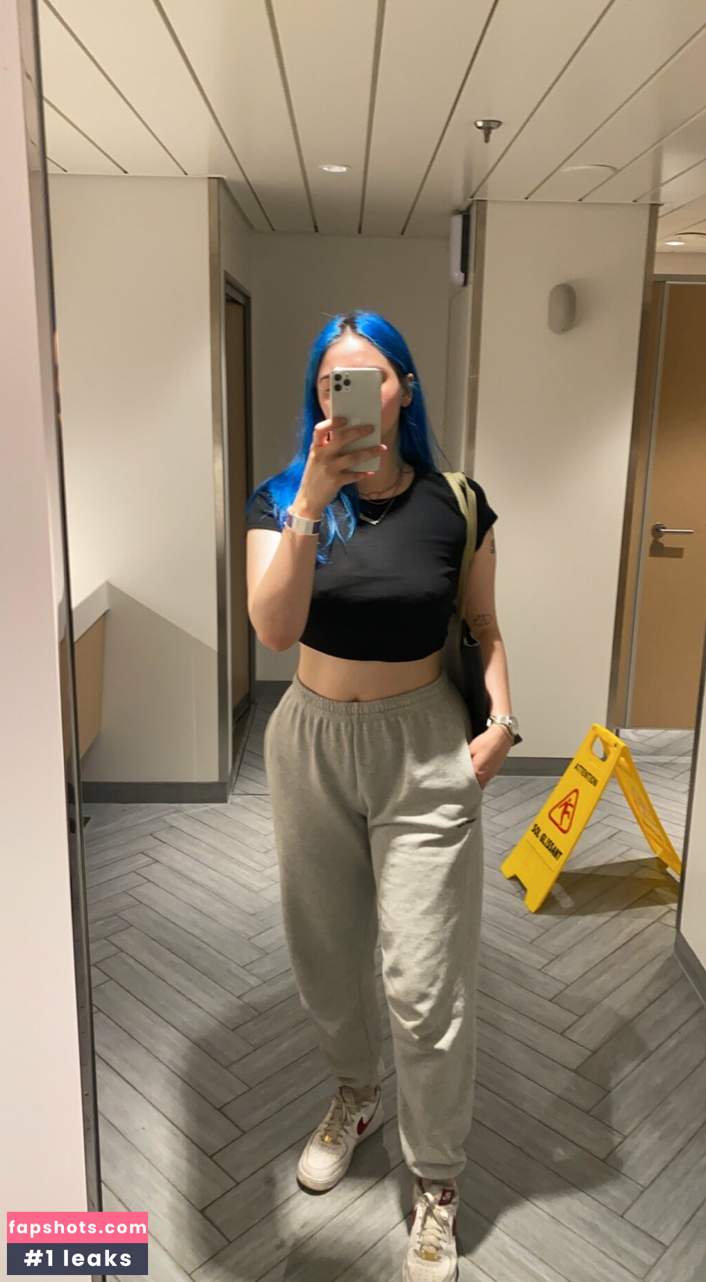 Phoebslynx gallery photo #15