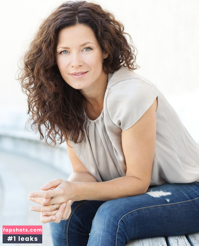 Pia Baresch gallery photo #5