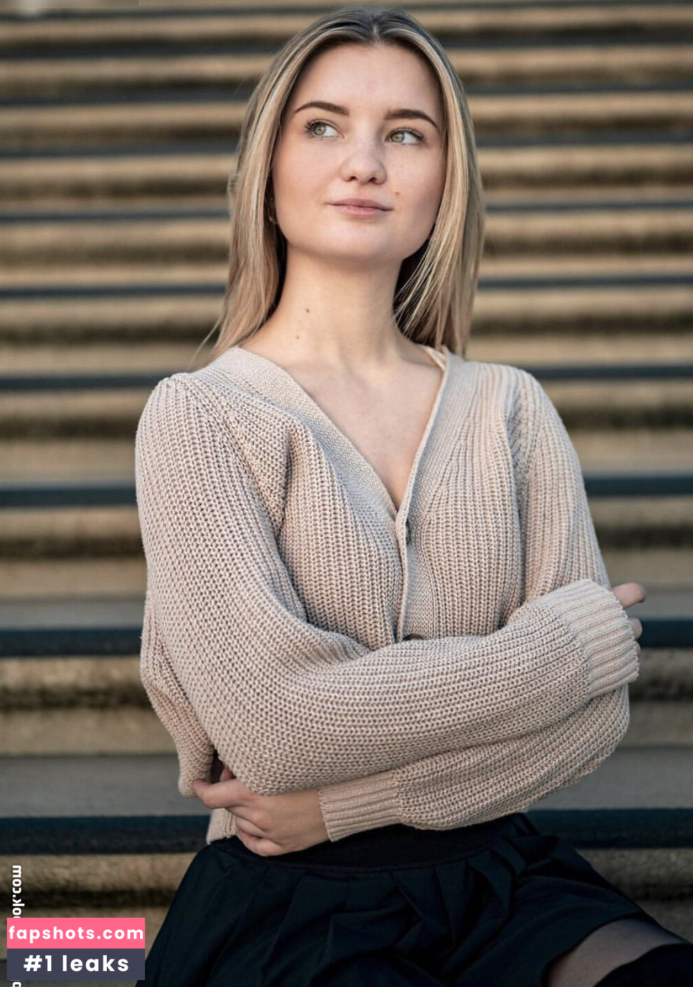 Pia Janina Tofall gallery photo #14