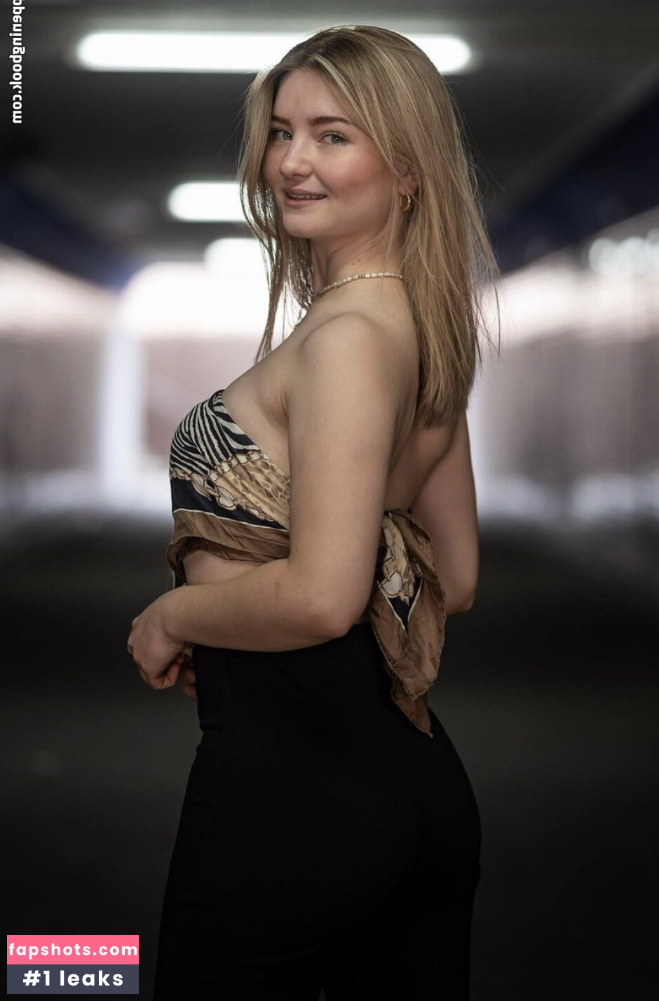 Pia Janina Tofall gallery photo #16