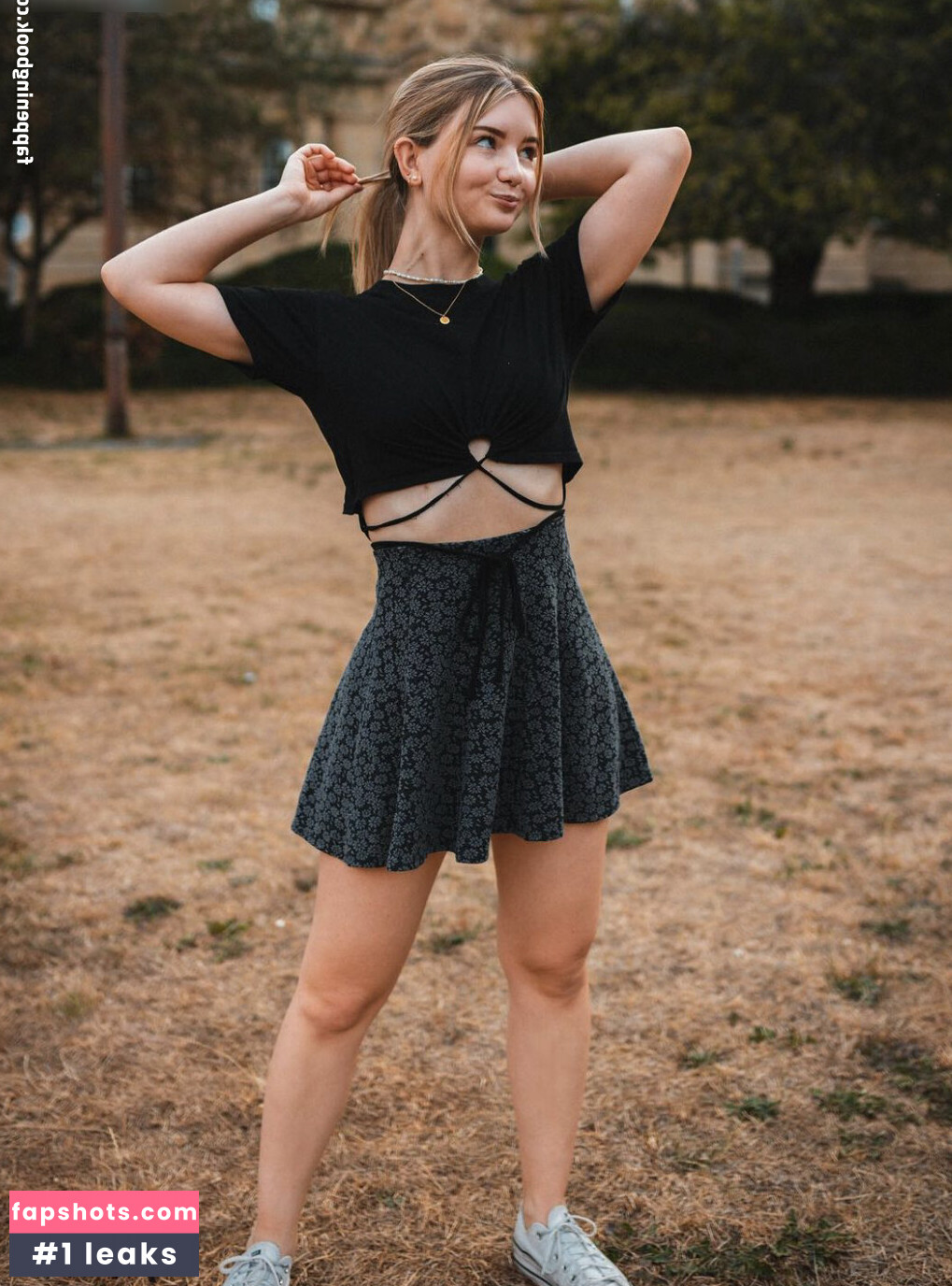 Pia Janina Tofall gallery photo #3