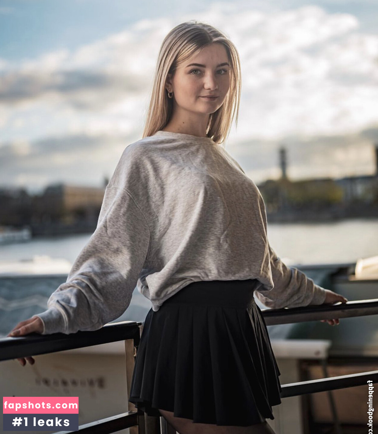 Pia Janina Tofall gallery photo #8