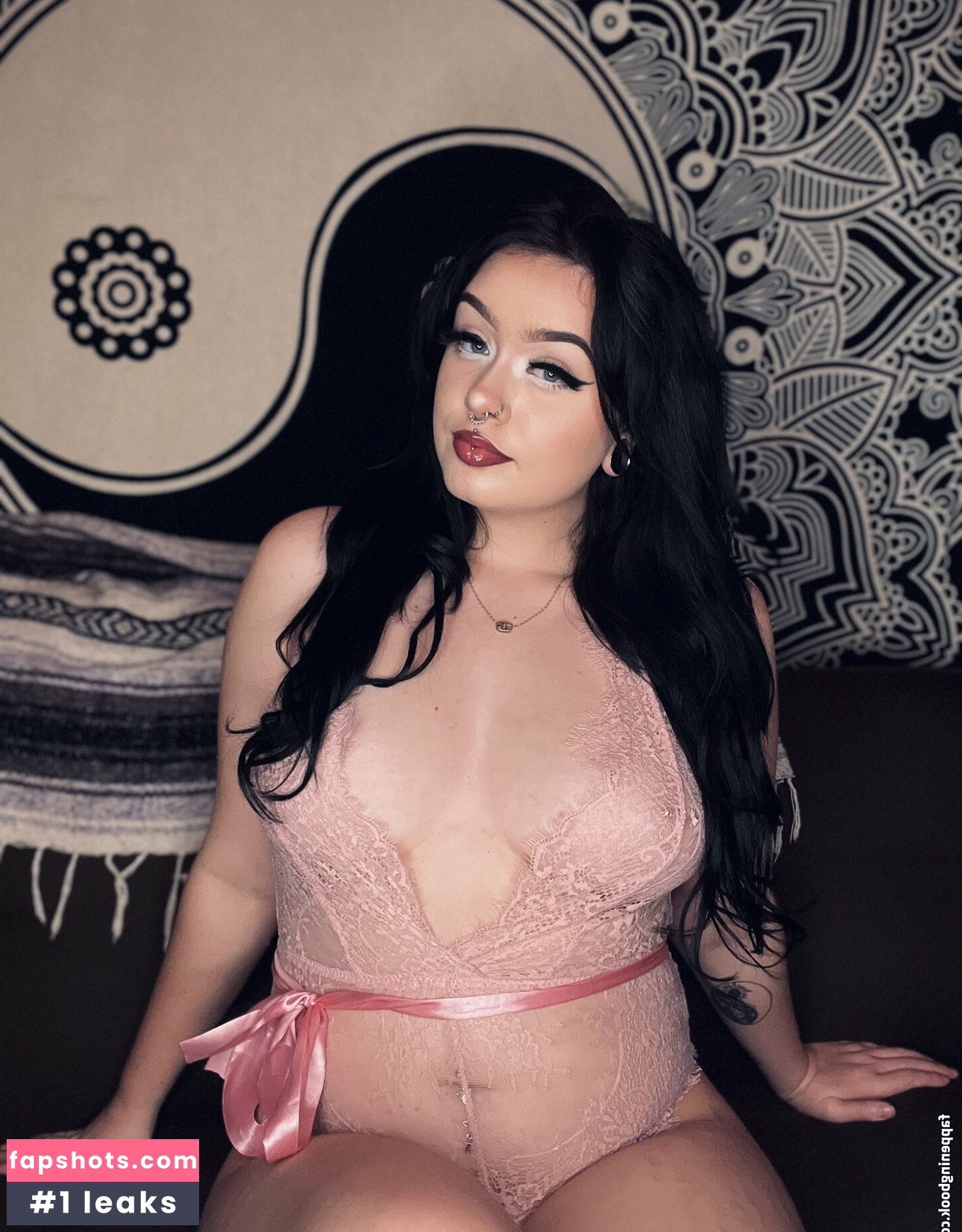 Piercednoodle gallery photo #32