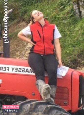 Pika Mikelj gallery photo #12