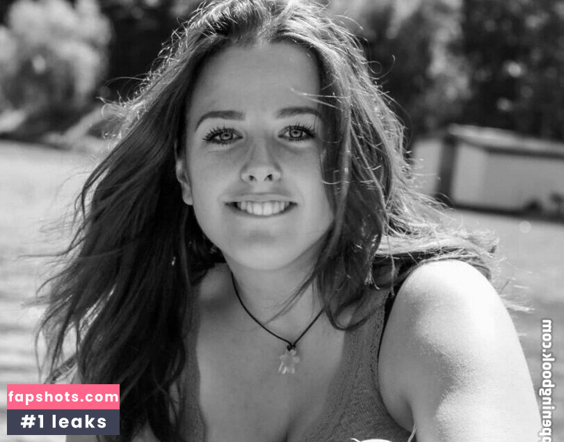 Pika Mikelj gallery photo #15