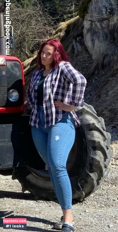 Pika Mikelj gallery photo #7