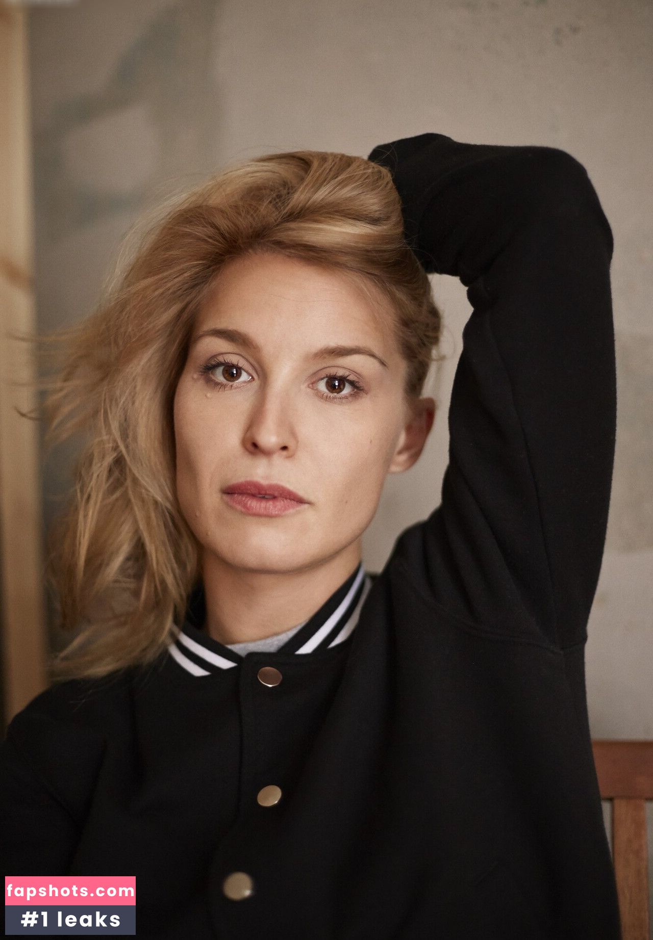 Pina Kühr gallery photo #4