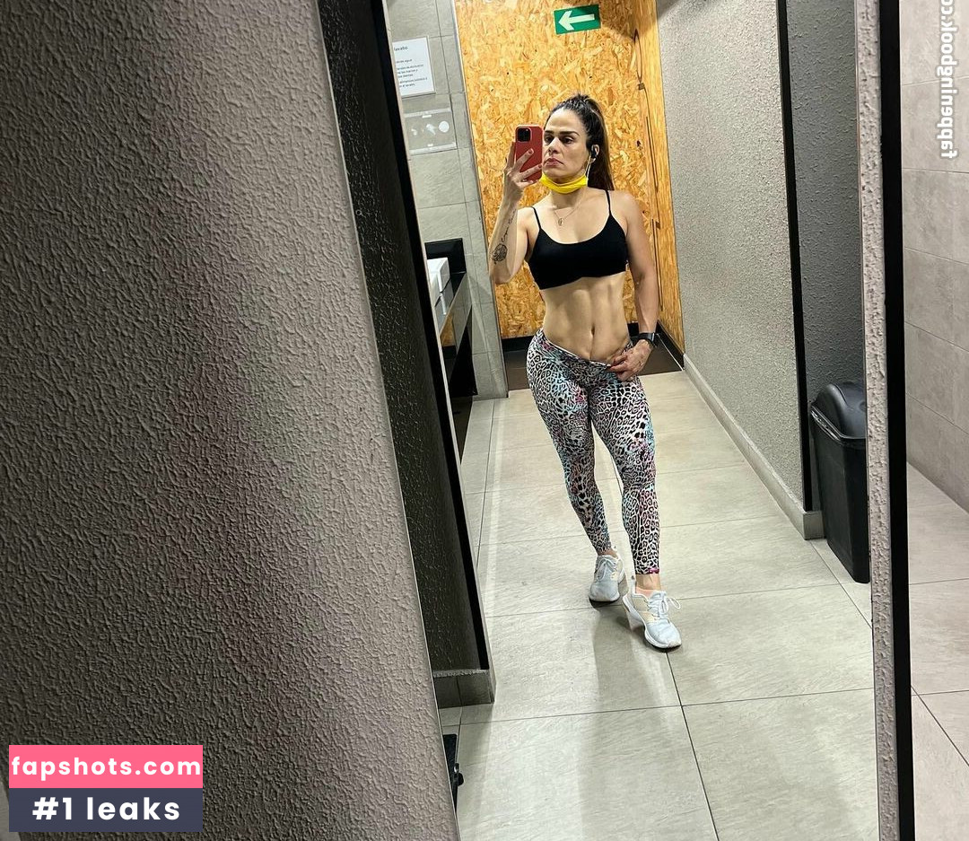 Pinche Ana Fit nude babe gallery