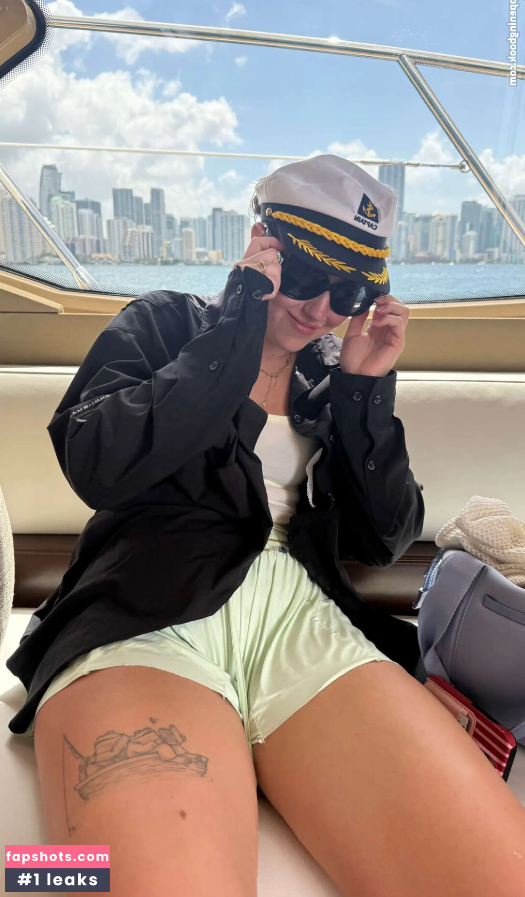 Pineapplebrat gallery photo #103