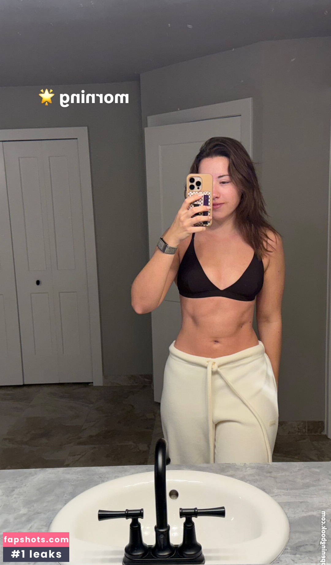 Pineapplebrat gallery photo #190