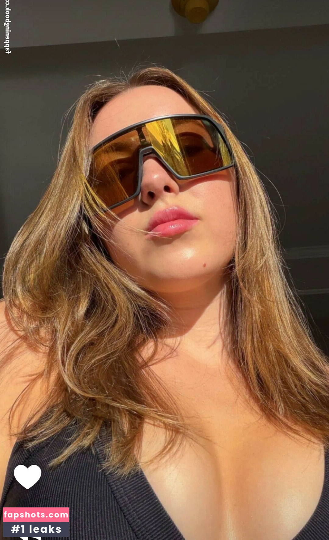 Pineapplebrat gallery photo #22