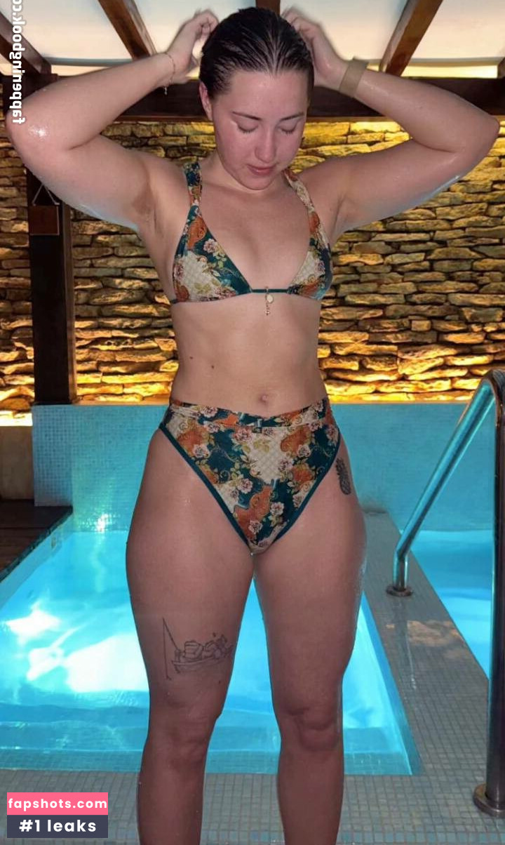 Pineapplebrat gallery photo #216