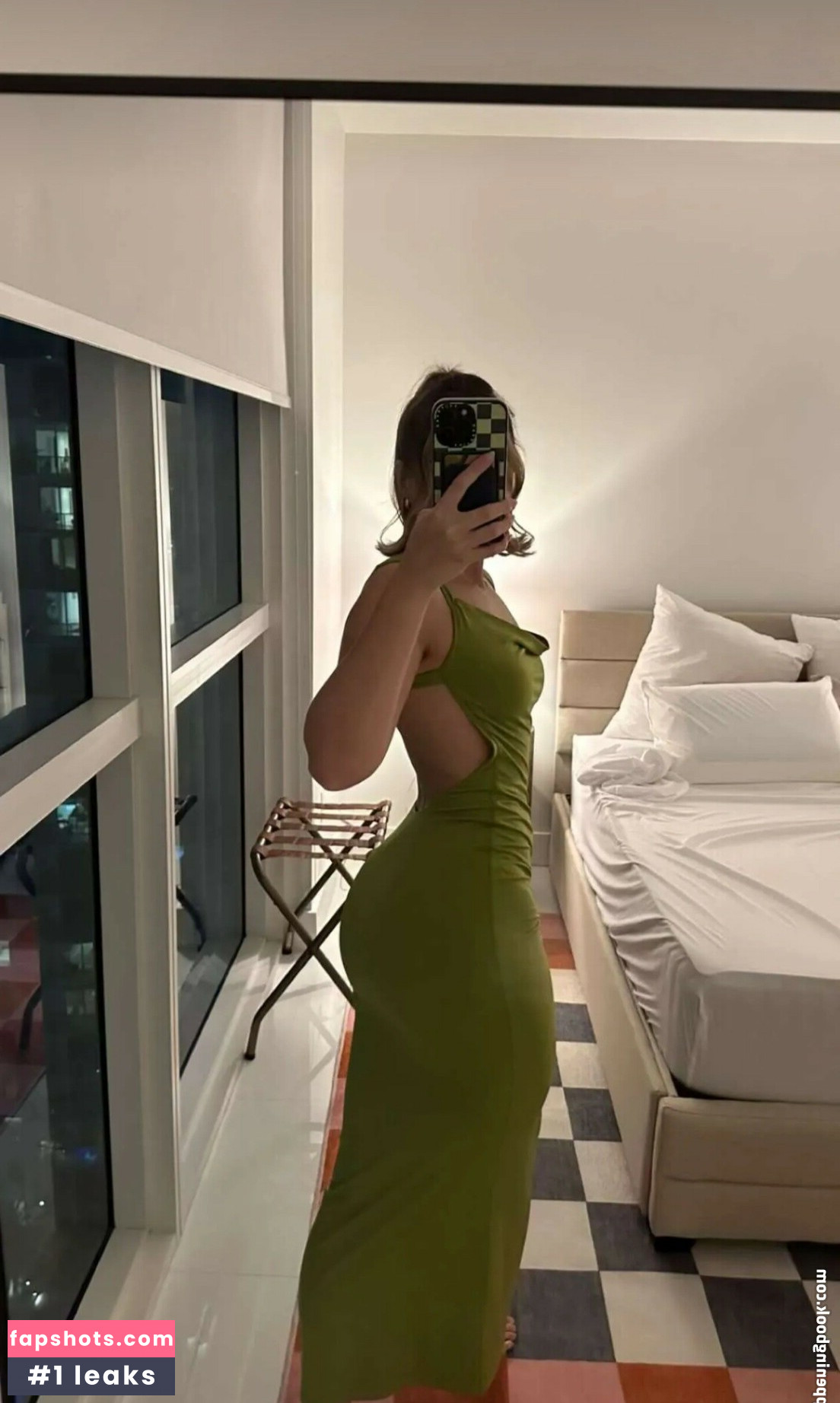 Pineapplebrat gallery photo #274