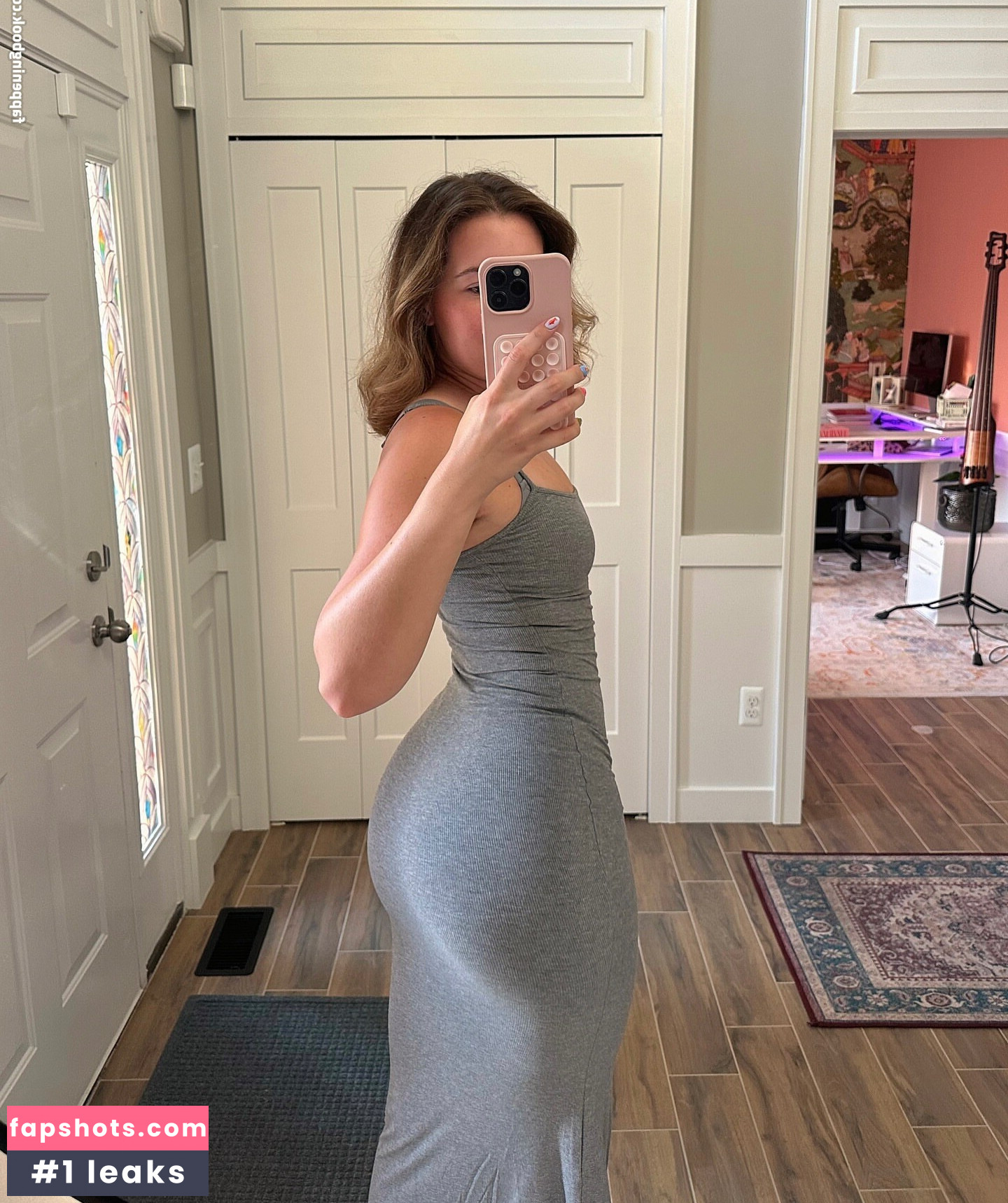 Pineapplebrat gallery photo #302