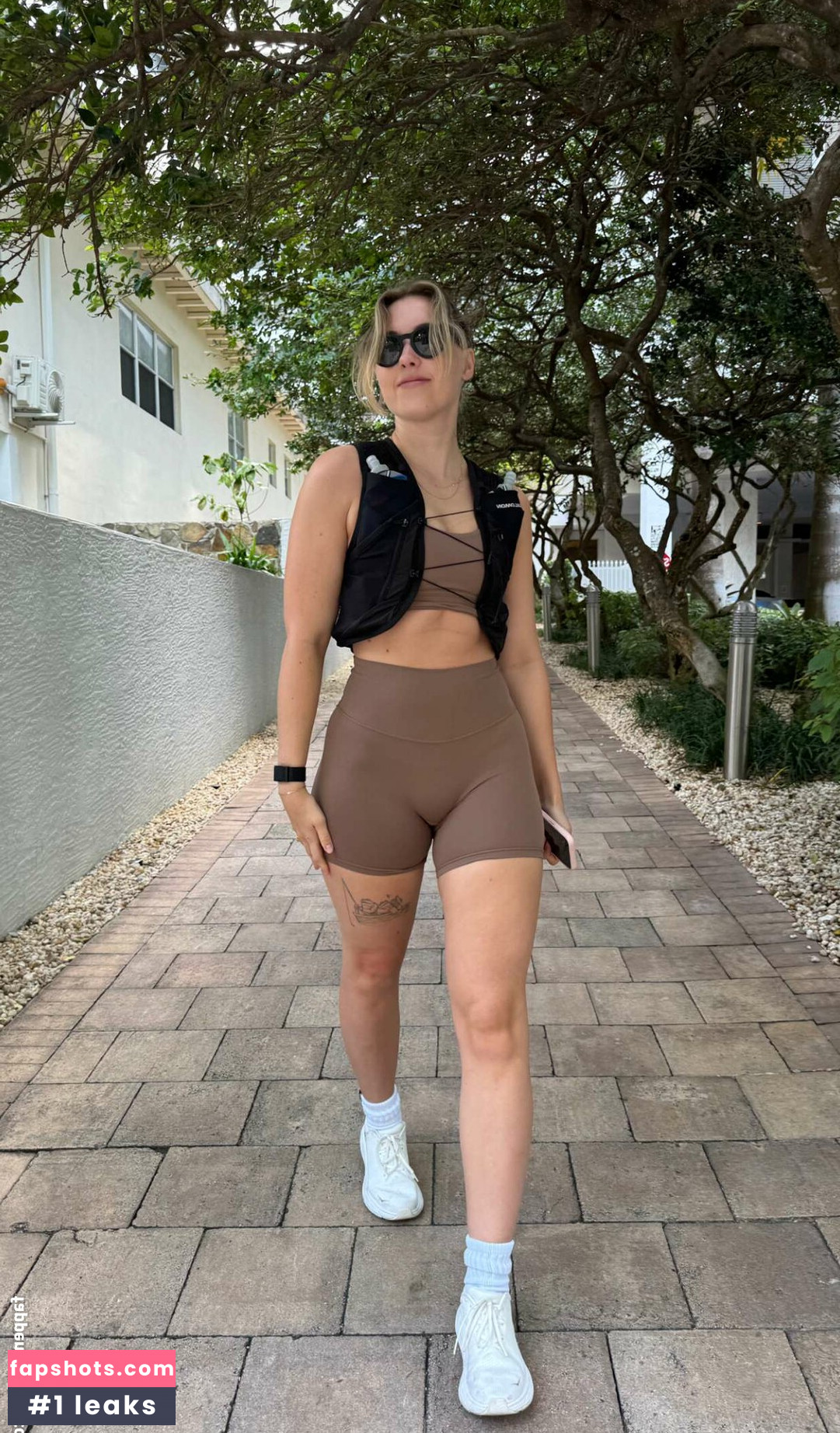 Pineapplebrat gallery photo #324